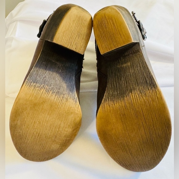 Blowfish Women’s Faux Leather Brown Ankle Booties with Studded Strap Size 7.5M - Picture 8 of 8